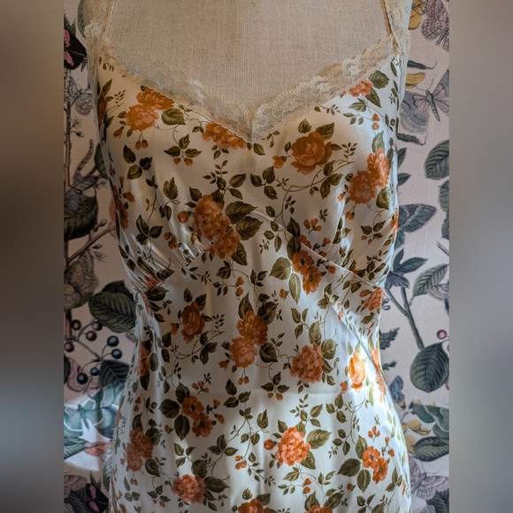 Reformation- Silk Slip Dress- Foliage Print- Size 4- NWOT - Picture 2 of 6